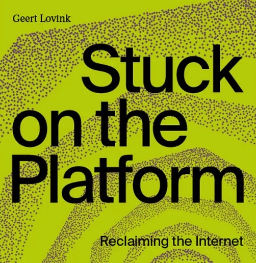 Geert Lovink in conversation with Annekathrin Kohout „Stuck on the Platform – Reclaiming the Internet“